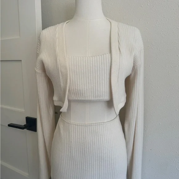 Joah Brown luxe knit Bolero - Picture 2 of 3